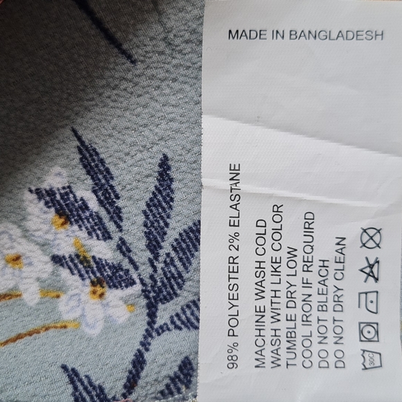 Floral Top - Picture 7 of 10